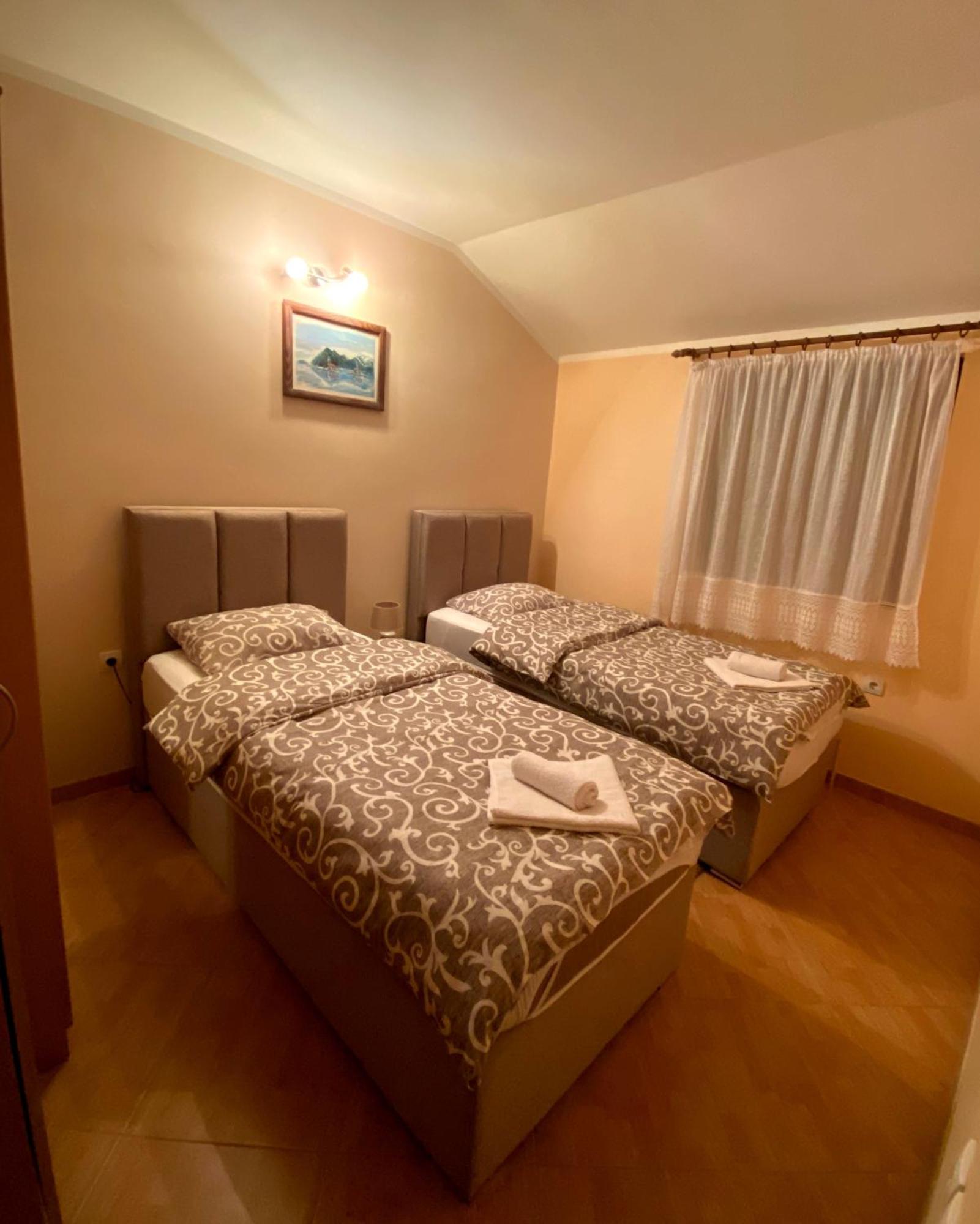 Milas Trojica Kotor Habitación foto